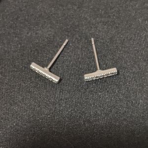 Kendra Scott Crystal Bar stud earrings